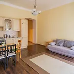 Spacious Oasis In Prague\'S Heart