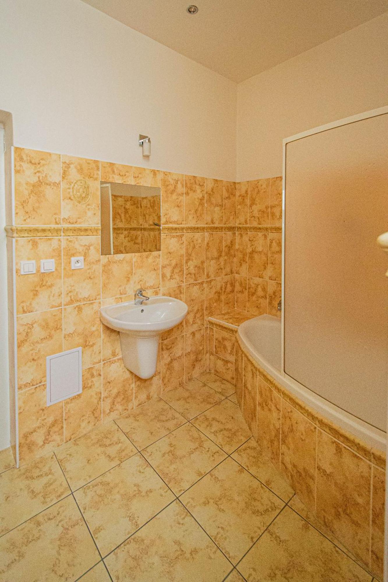 Spacious Oasis In Prague's Heart Appartamento