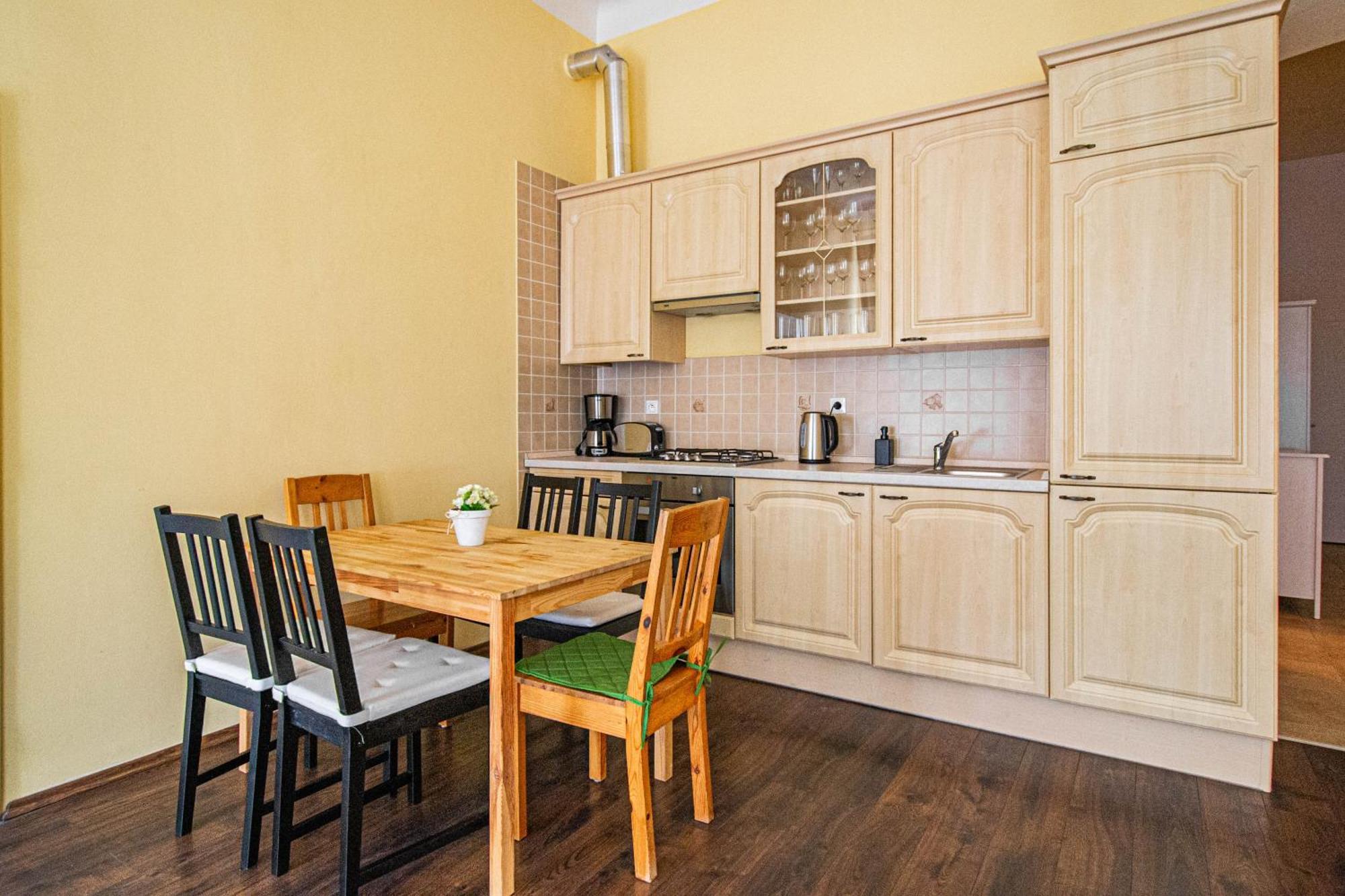 Spacious Oasis In Prague's Heart Appartamento